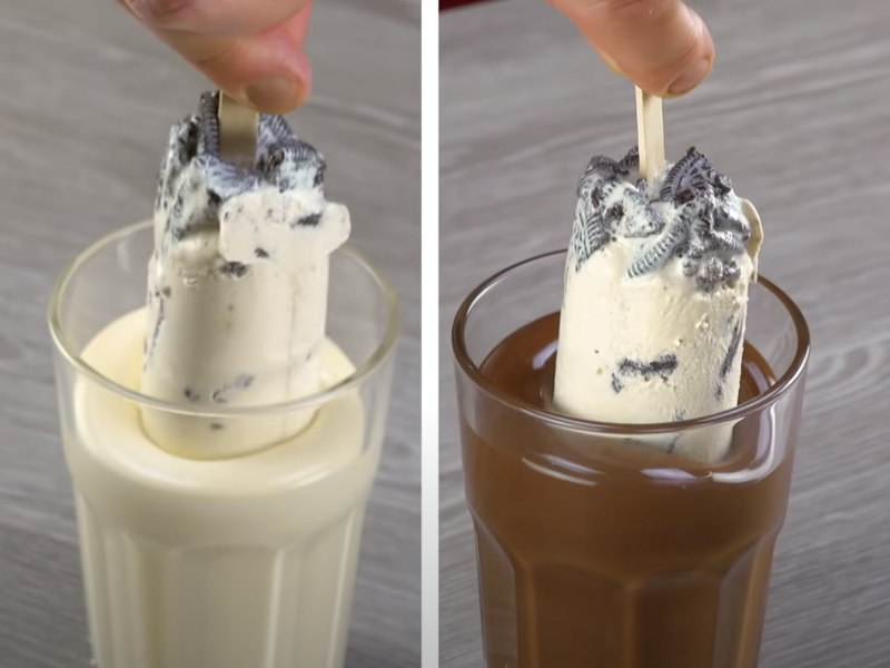 Oreo Eis in Schokolade tauchen