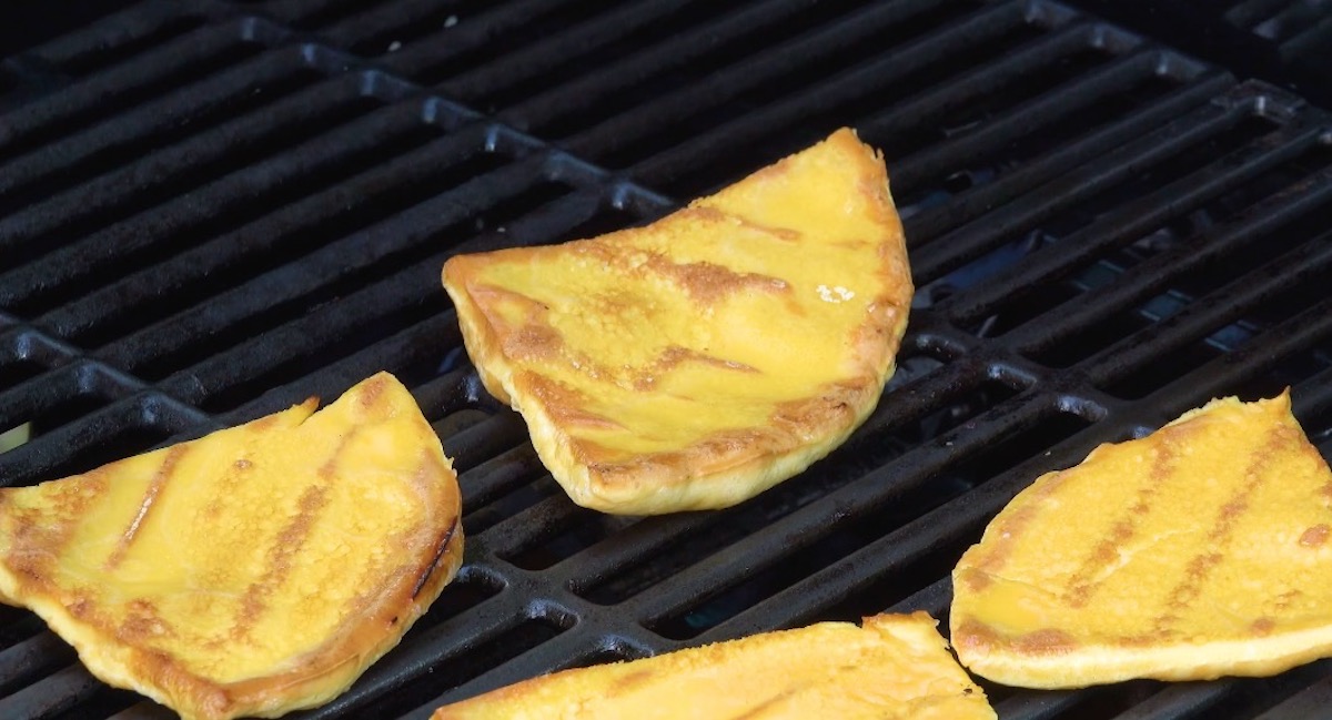 Eier-Pattys auf dem Grill