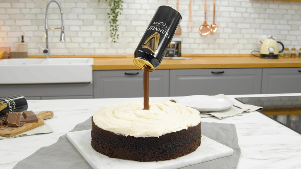 Spektakulärer Guinness-Kuchen mit Baileys-Frosting. 