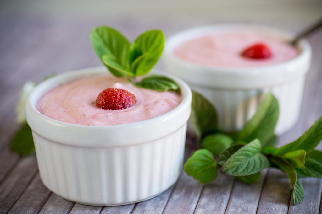 Dieser schnelle Erdbeerquark ist ein Muss im Sommer