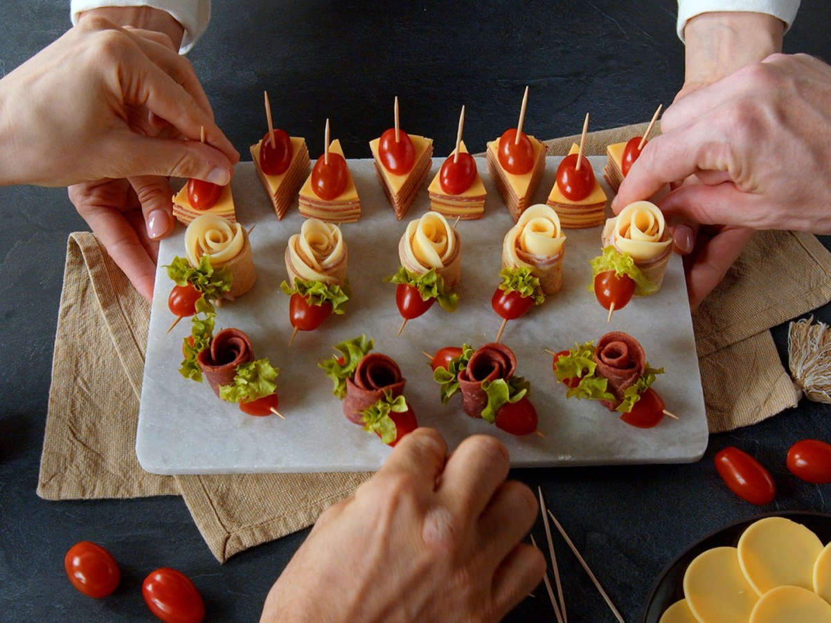 Fingerfood: Diese Salami-Rosen sind fast zu schön zum Vernaschen!