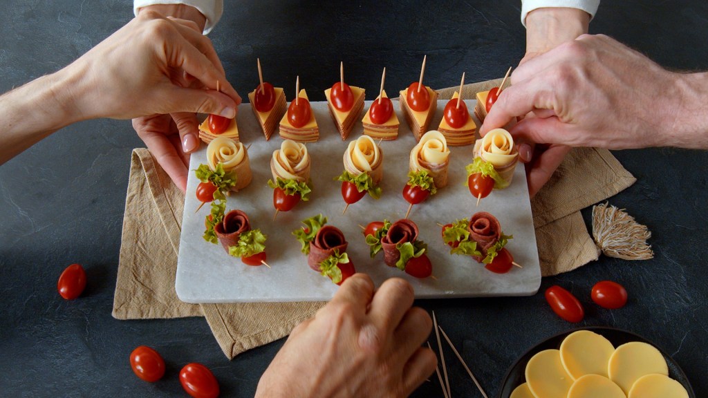 Fingerfood: Diese Salami-Rosen sind fast zu schön zum Vernaschen!