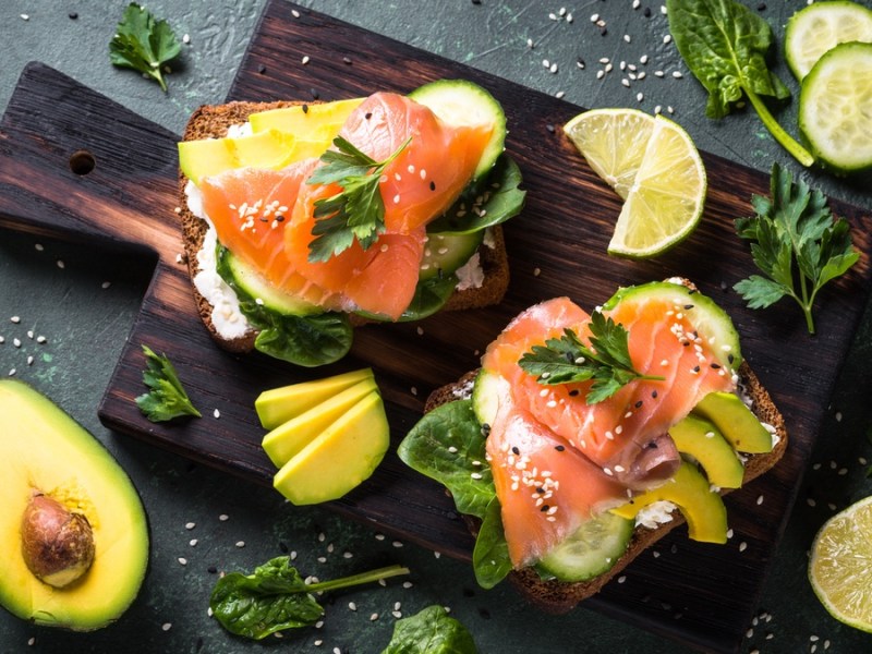 Avocado-Lachs-Toast