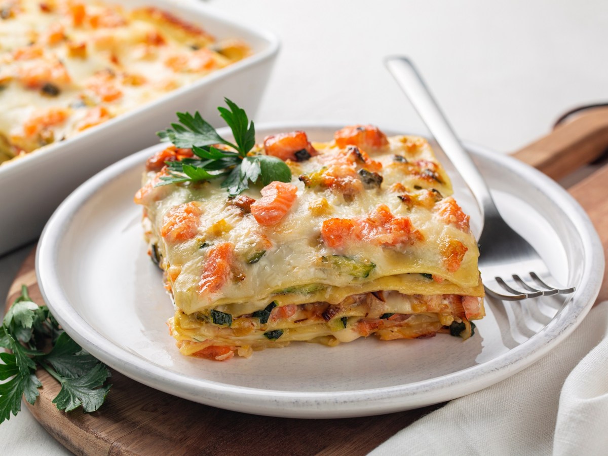 Mit Nudeln: Zucchini-Lasagne mit Lachs