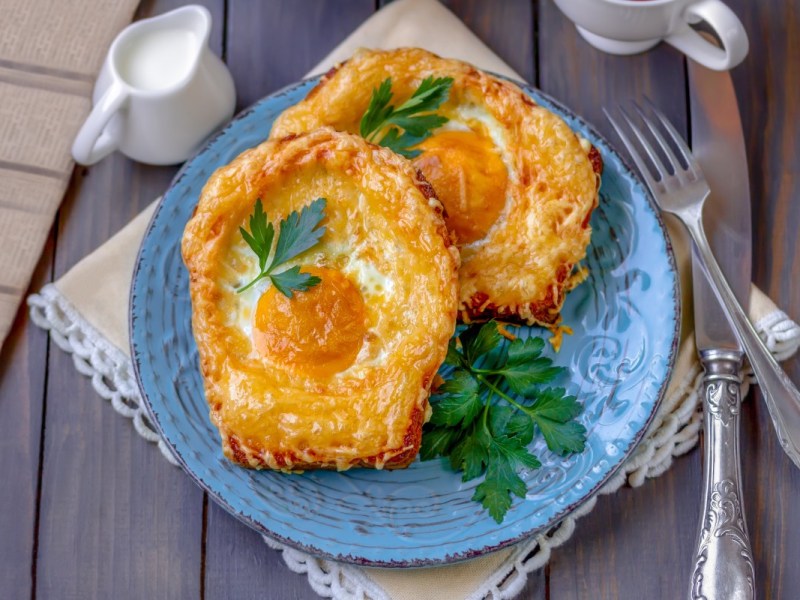 Spiegelei-Toasts: schnelles Frühstück für Morgenmuffel