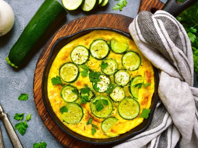 Einfache Zucchini-Frittata: Geheimtipp für den Sommer