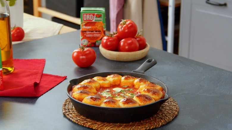 Zupfbrötchen mit Tomatensugo: Party-Snack mit ORO di Parma